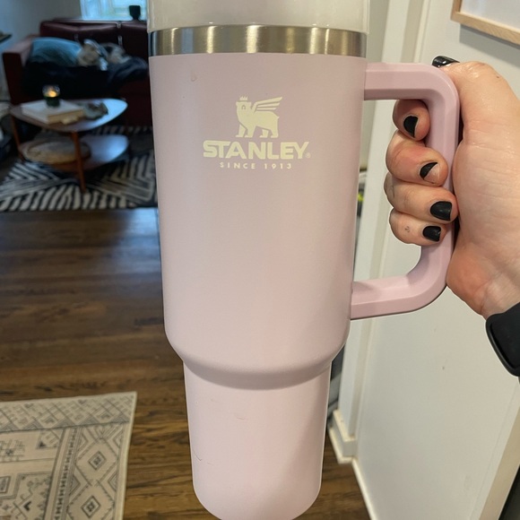 Stanley lavender 40oz Travel Mug - Picture 2 of 3